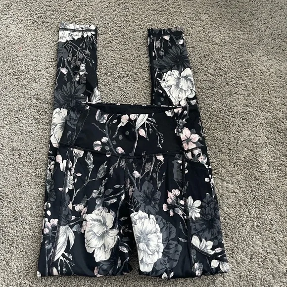 Victoria Secret | NWOT Floral Leggings Size 2 - Picture 1 of 8